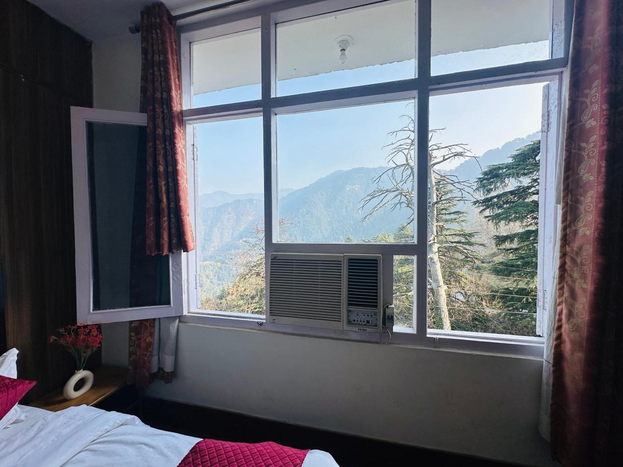 Hotel Mini Switzerland In Далхаузи Экстерьер фото